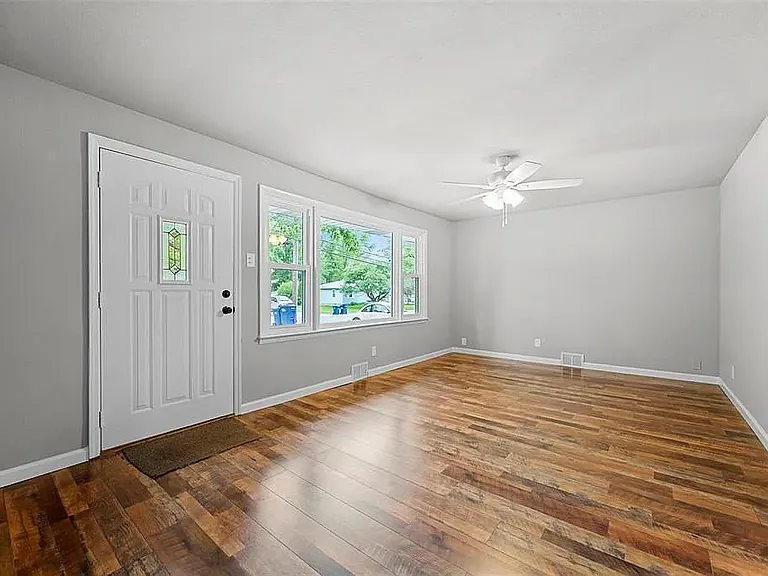 506 Meyer Rd — Photo 6