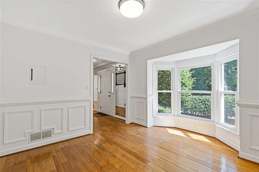 4 bed, 3.5 bath, 2137 sqft, $4,000 — Photo 3