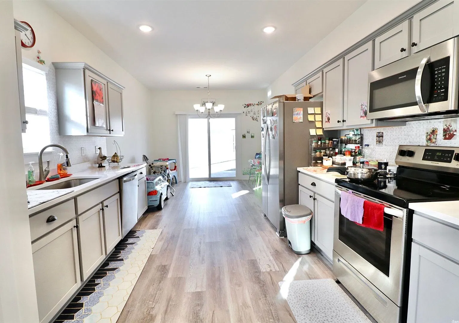 3 Bed / 2 Bath in Vailley View Available NOW! — Photo 4