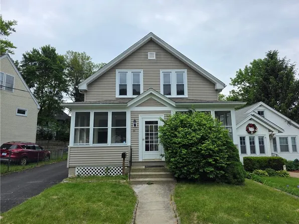 94 Huntington Ave, Woonsocket, RI 02895