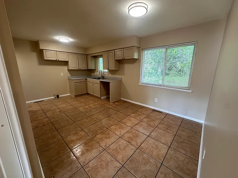 6502 Sally Ct — Photo 11