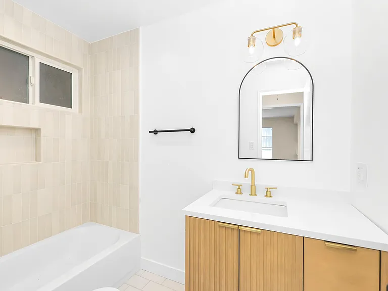 3020 E 3rd St #12 — Photo 4