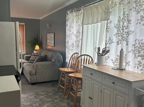 25 N Washington St, 25 N Washington St #A, Shippensburg, PA 17257