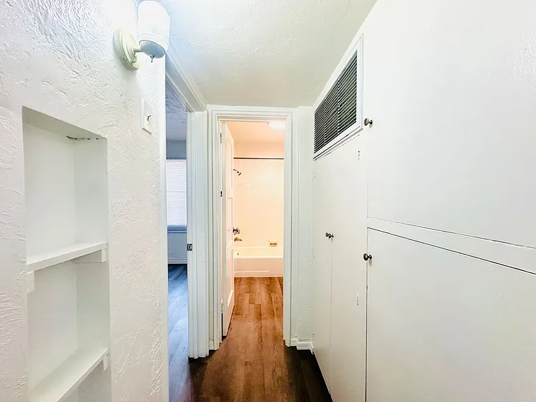 1 Bedroom Cottage Style Homes! — Photo 12
