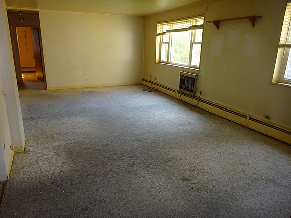 4th image of 6161 N Hoyne Ave #D214