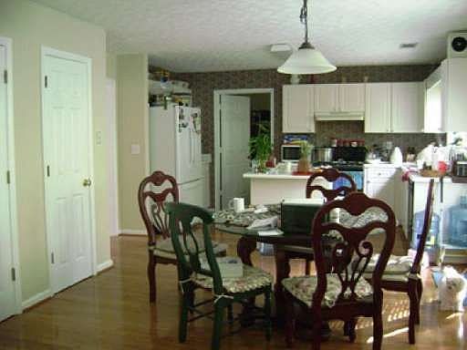 4th image of 2112 Steffi Ln