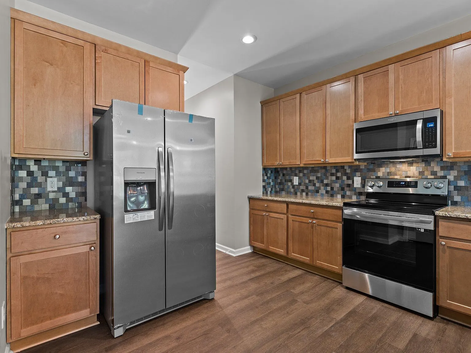 3 bed, 2.5 bath, 1586 sqft, $1,800 — Photo 3