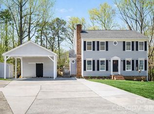 2724 Artesian Ct, Charlotte, NC 28270