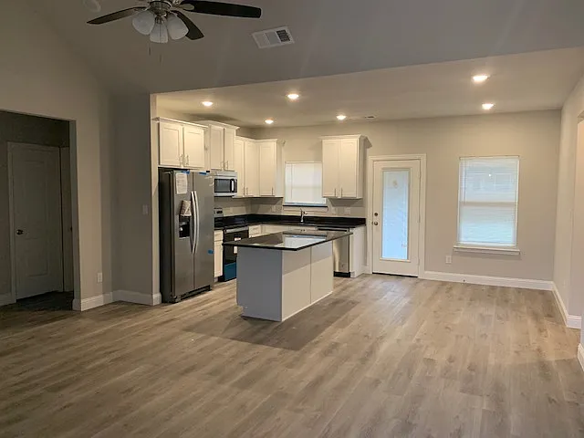 1707 Wright St — Photo 3