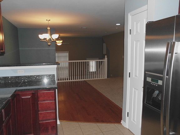 4th image of 39 Fuller Cir
