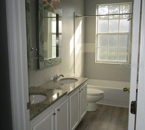 5th image of 13108 Center Square Dr