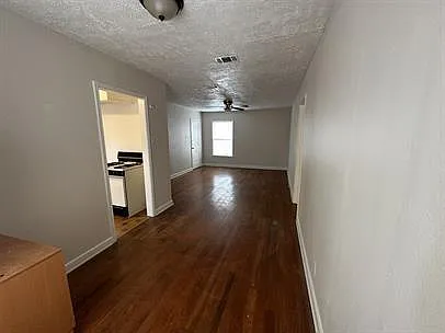 4420 Roseland St #4 — Photo 5
