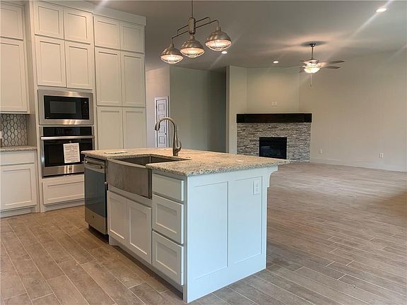 5th image of 11512 Fairways Ave