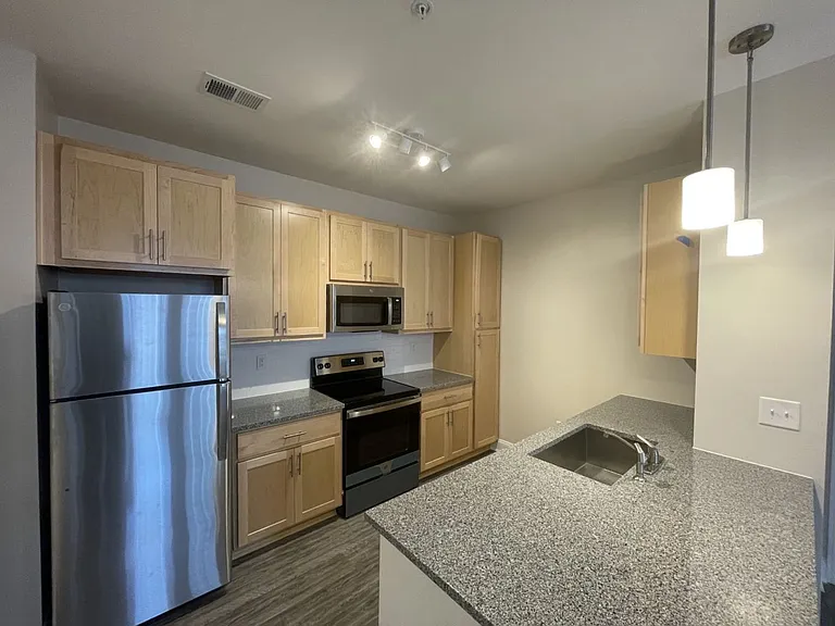 1, 2 and 3 Bedroom Apartments with Utilities near NCSU! — Photo 8