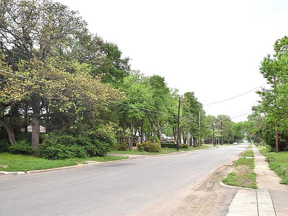 4th image of 1130 French St Lot 1