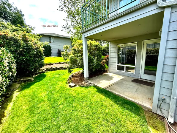 Large Renovated upstairs 2-bed 1-bath (approx. 1347 sq. feet), 1202 SW 257th Ave, Troutdale, OR 97060