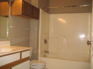 200 Ash St APT 3, Baraboo, WI 53913