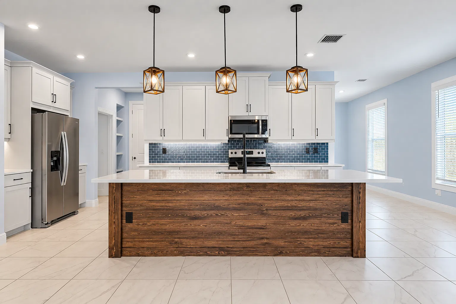 3 bed, 2.5 bath, 2537 sqft, $3,250 — Photo 3