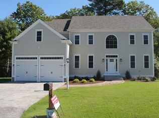 15 Hancock Ct, Walpole, MA 02081