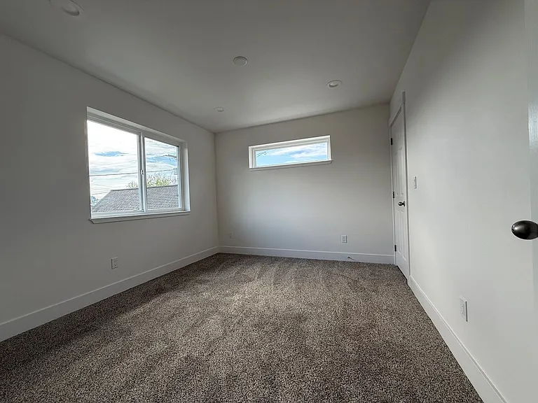 912 Alabama St — Photo 16