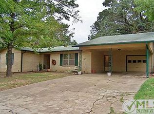 519 Ravenwood Dr, Athens, TX 75751