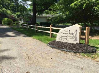 31 Sunset Rd, Bloomington, IL 61701