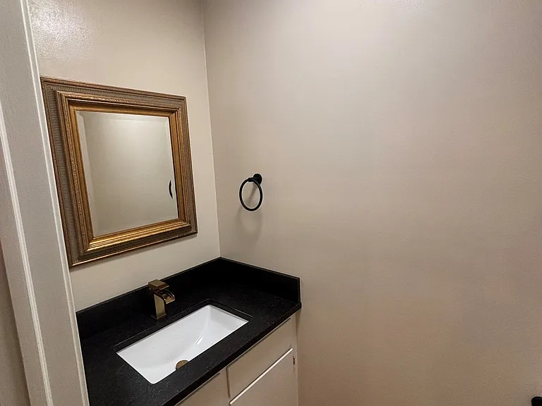 150 Burritt St #3B — Photo 6