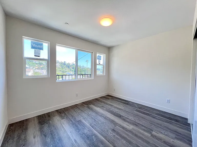1933 Vestal Ave — Photo 19