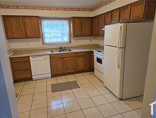 3rd image of 8137 Yates Ave N
