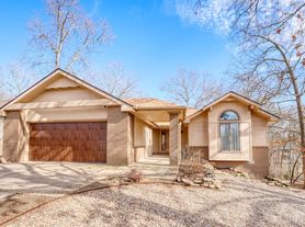 15 Farnham Dr, Bella Vista, AR