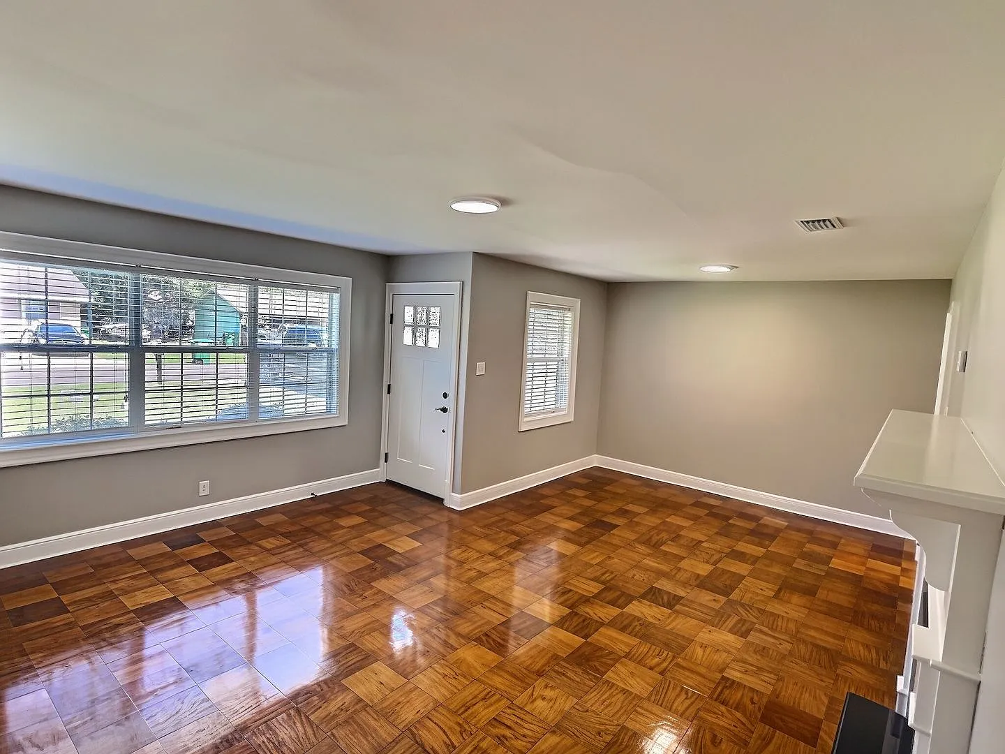 Updated 4-Bedroom Home with Fenced Yard in Pascagoula — Photo 4