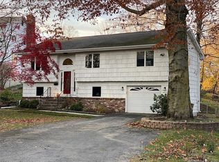 12 Phillips Pl, Stamford, CT 06906