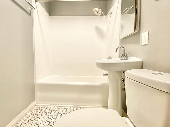 4th image of 852 S Oxford Ave #856.5