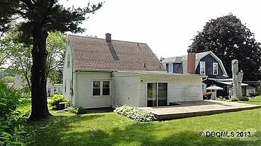 1340 Wood St — Photo 2