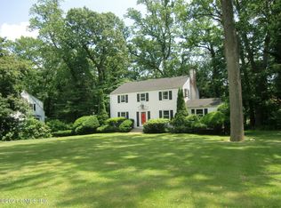 56 Winthrop Dr, Riverside, CT 06878