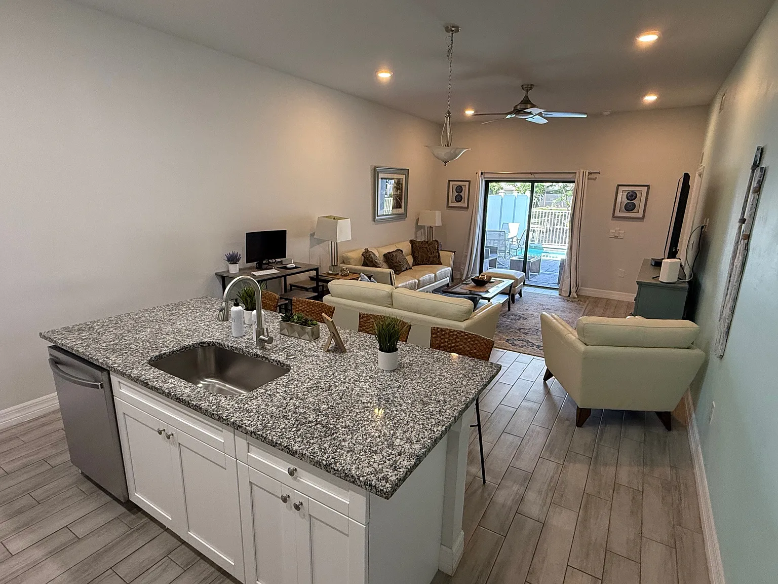3 bed, 1275 sqft, $2,150 — Photo 2