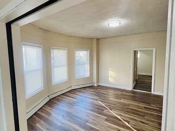 4th image of 187-189 Carnation St #1