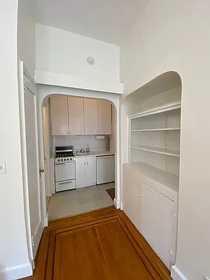 Rented by Georgine Podhorsky, LREB | media 26