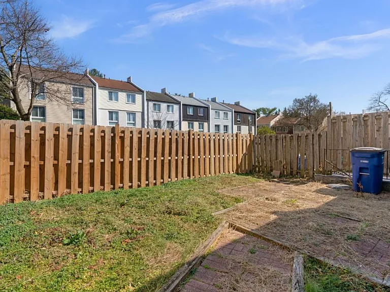 10289 Daystar Ct — Photo 17