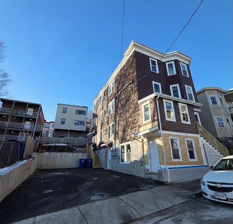1st image of 139 Marlborough St #1