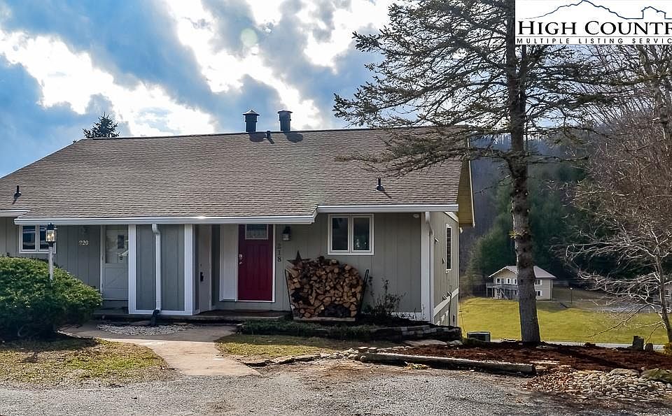 1st image of 218 Willow Creek Cir #218