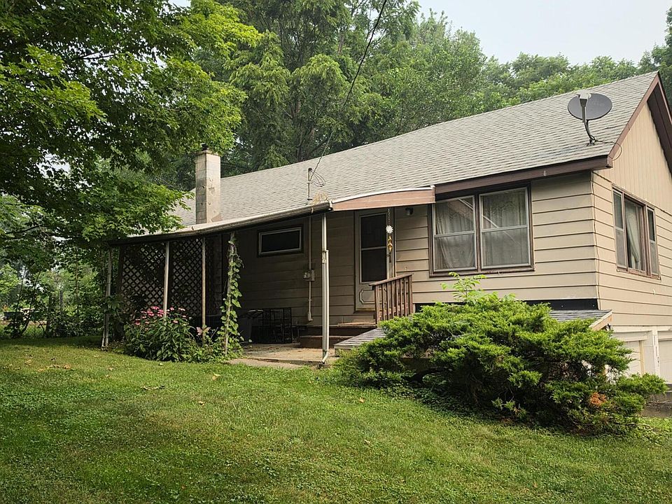 1st image of 119 N Lovell St