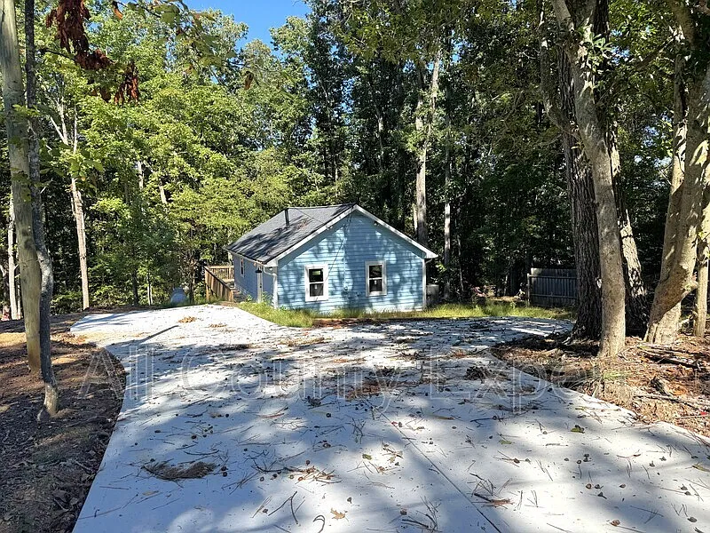 2 bed, 1.0 bath, 900 sqft, $1,795 — Photo 2
