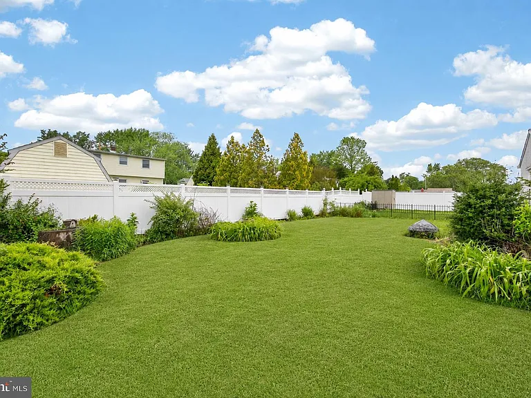 728 Pennbrook Ave — Photo 5