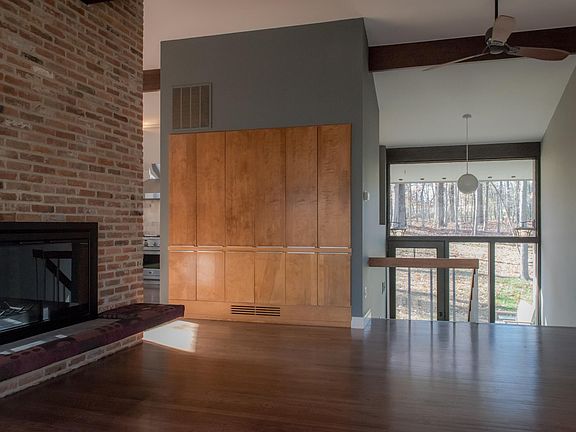 3rd image of 9612 Overlea Dr