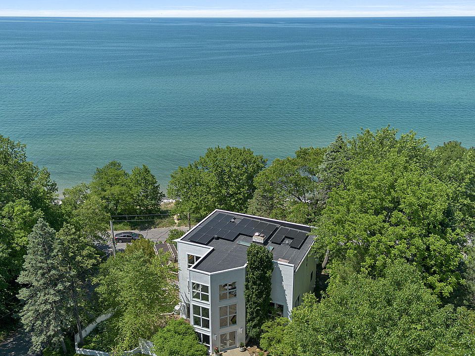 1st image of 301 E Lake Front Dr