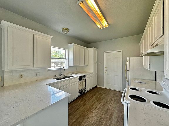 3rd image of 1318 James Ave #A