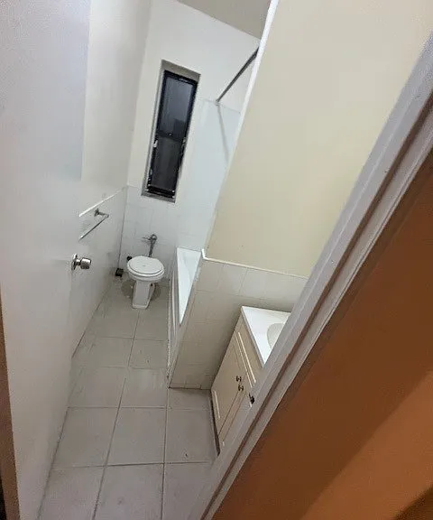560 Isham St #4-G — Photo 6