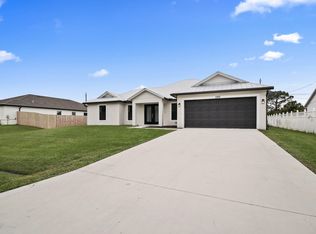 1322 SW Calmar Ave, Port Saint Lucie, FL 34953