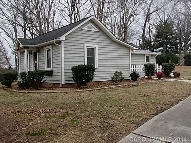 Quaint country charm on a quarter acre.